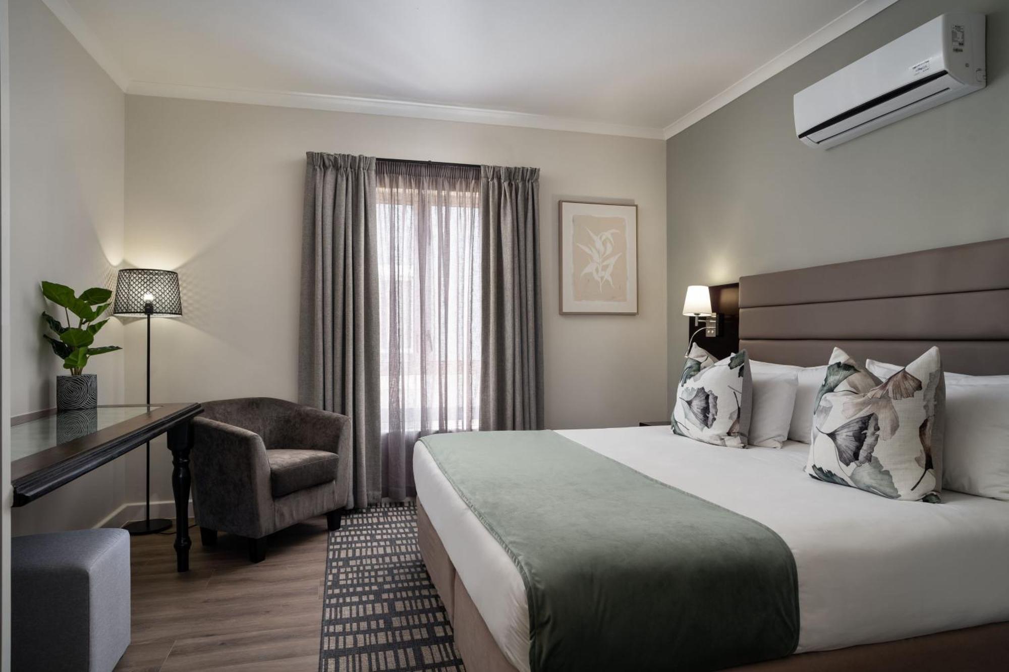 Protea Hotel By Marriott Walvis Bay Indongo Extérieur photo