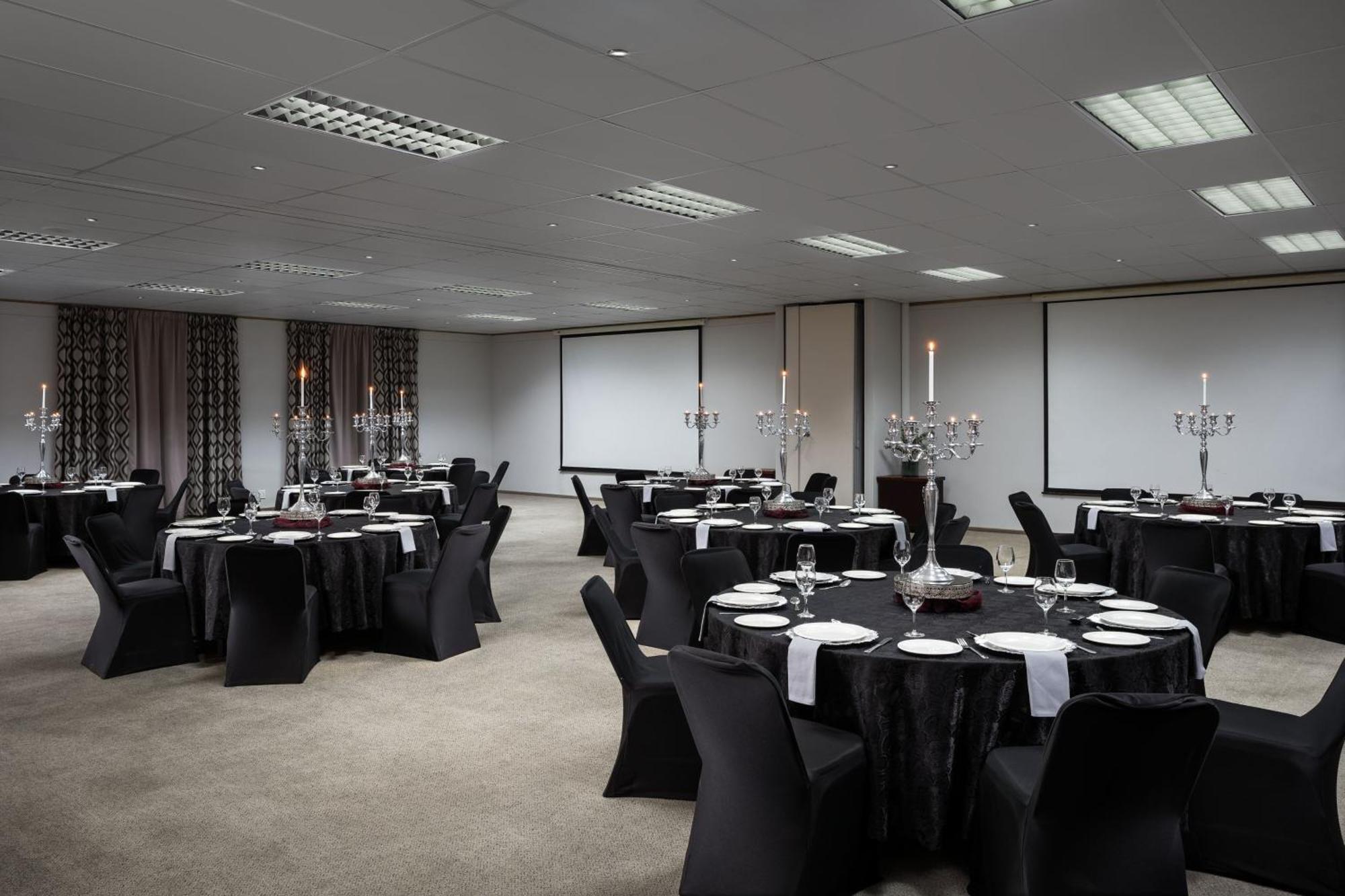Protea Hotel By Marriott Walvis Bay Indongo Extérieur photo