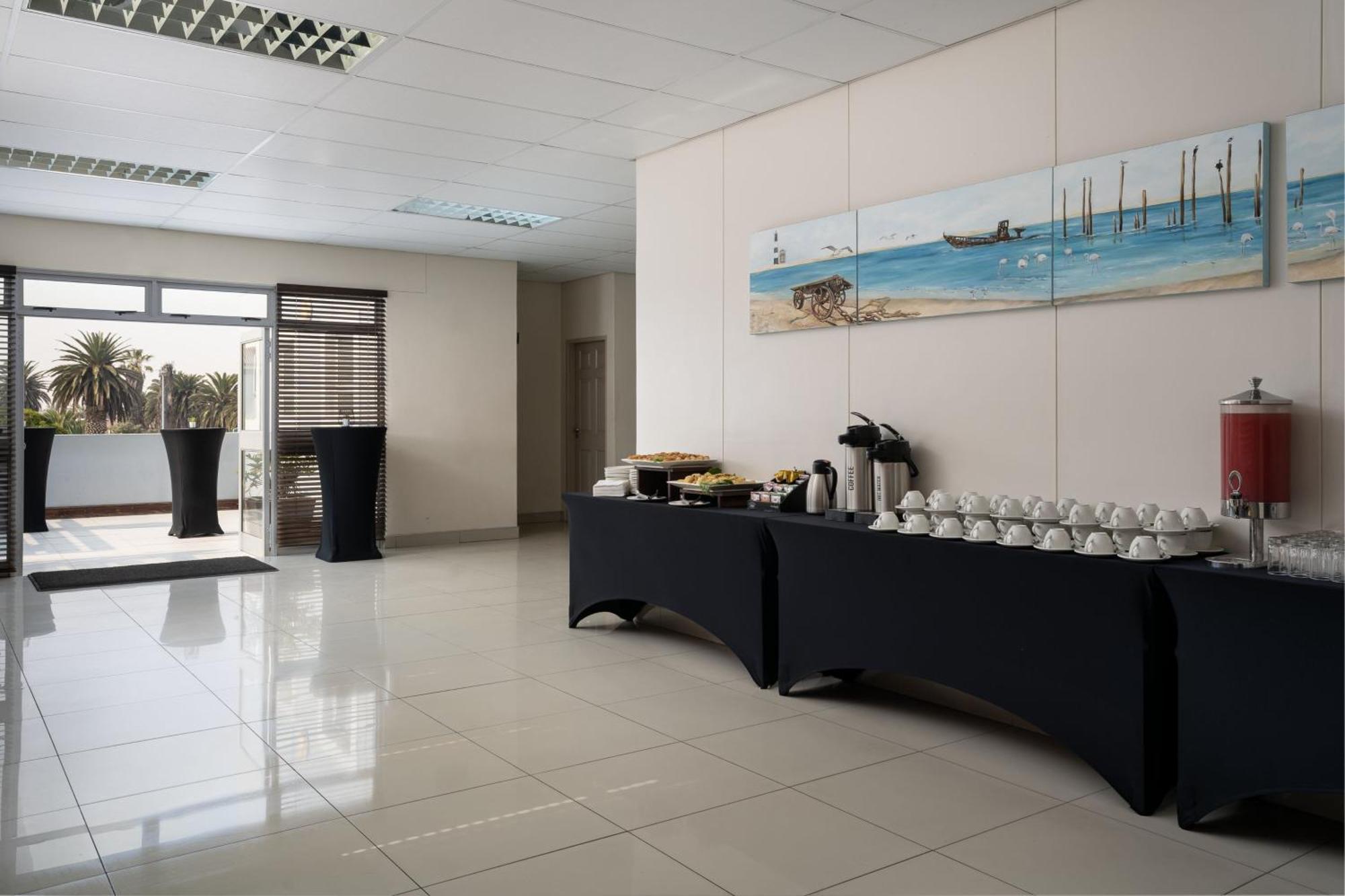 Protea Hotel By Marriott Walvis Bay Indongo Extérieur photo
