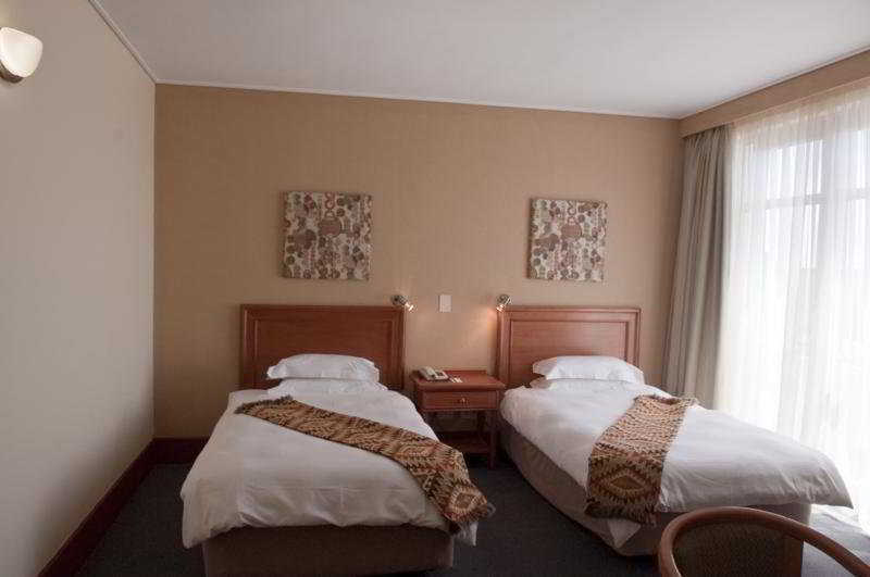 Protea Hotel By Marriott Walvis Bay Indongo Extérieur photo
