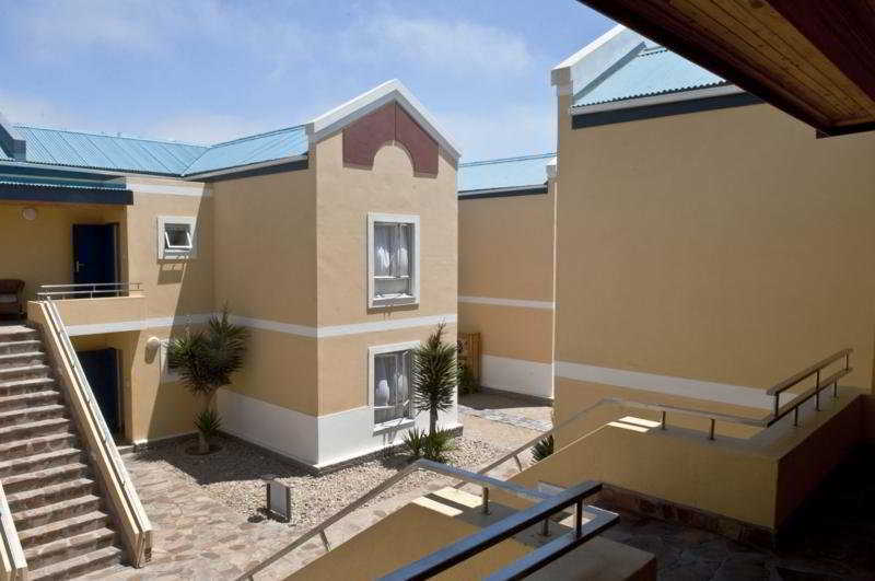 Protea Hotel By Marriott Walvis Bay Indongo Extérieur photo